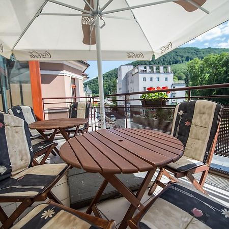 Garni Hotel Praha Trencsénteplic Kültér fotó