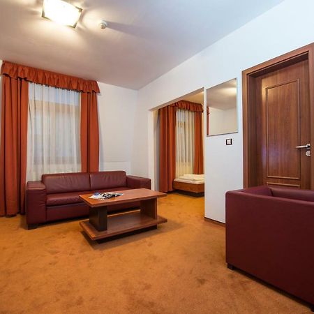 Garni Hotel Praha Trencsénteplic Kültér fotó