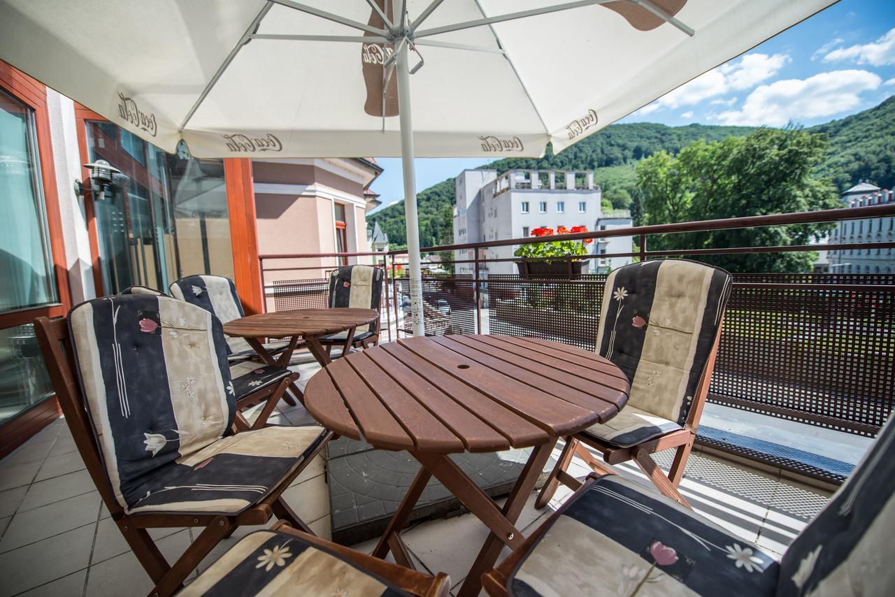 Garni Hotel Praha Trencsénteplic Kültér fotó