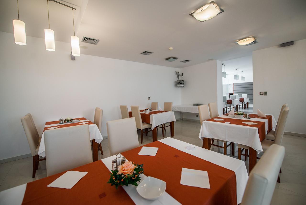 Garni Hotel Praha Trencsénteplic Kültér fotó