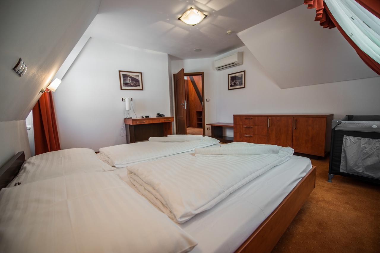 Garni Hotel Praha Trencsénteplic Kültér fotó