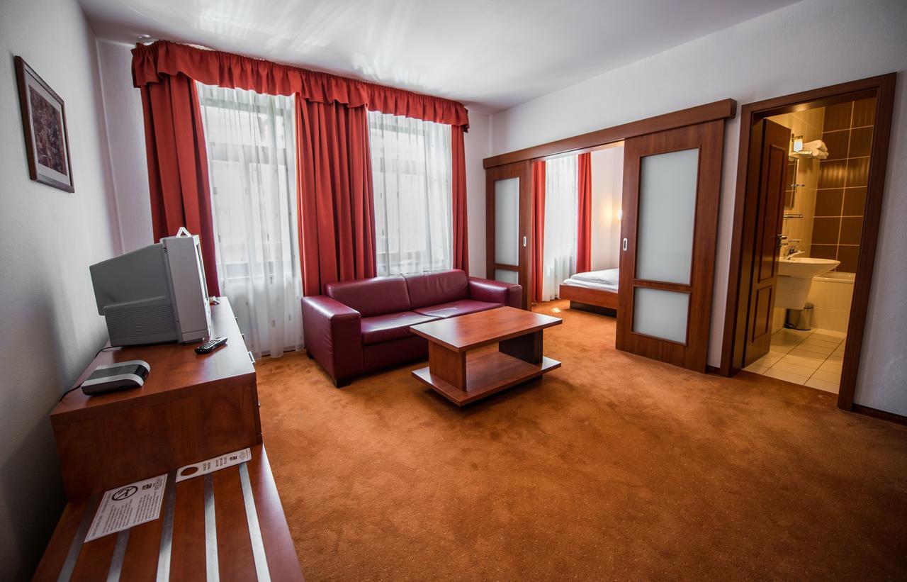 Garni Hotel Praha Trencsénteplic Kültér fotó