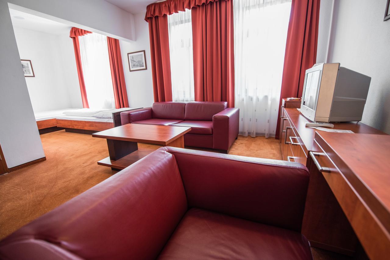 Garni Hotel Praha Trencsénteplic Kültér fotó