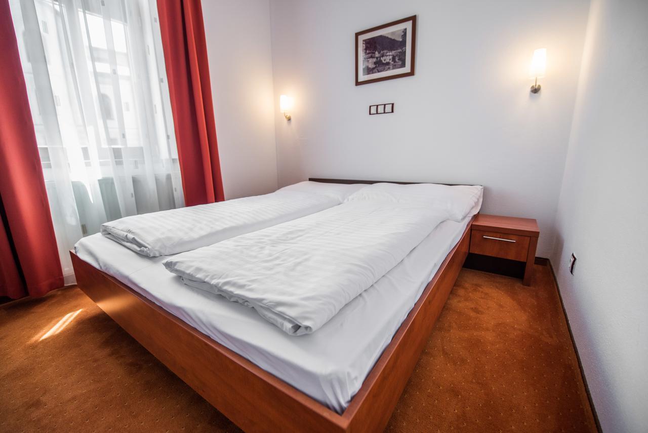 Garni Hotel Praha Trencsénteplic Kültér fotó
