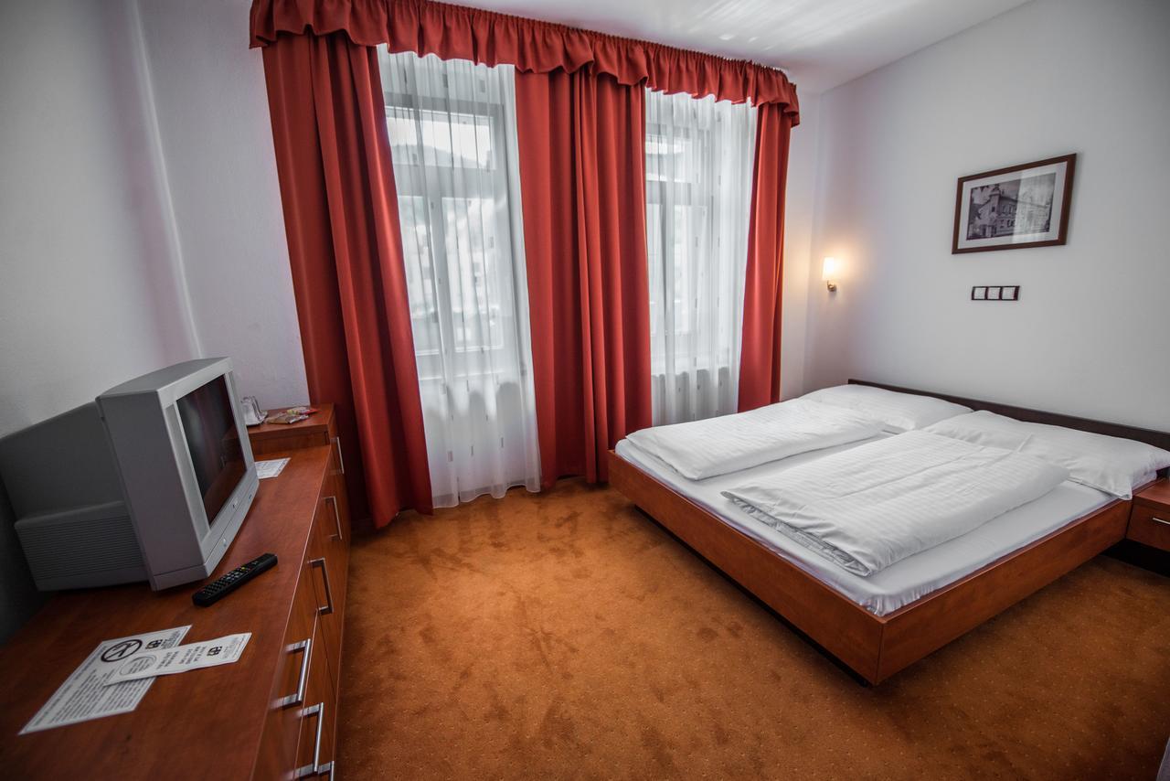 Garni Hotel Praha Trencsénteplic Kültér fotó