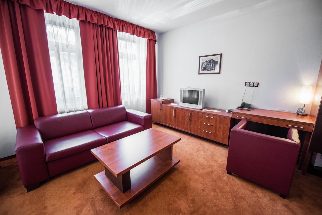 Garni Hotel Praha Trencsénteplic Kültér fotó