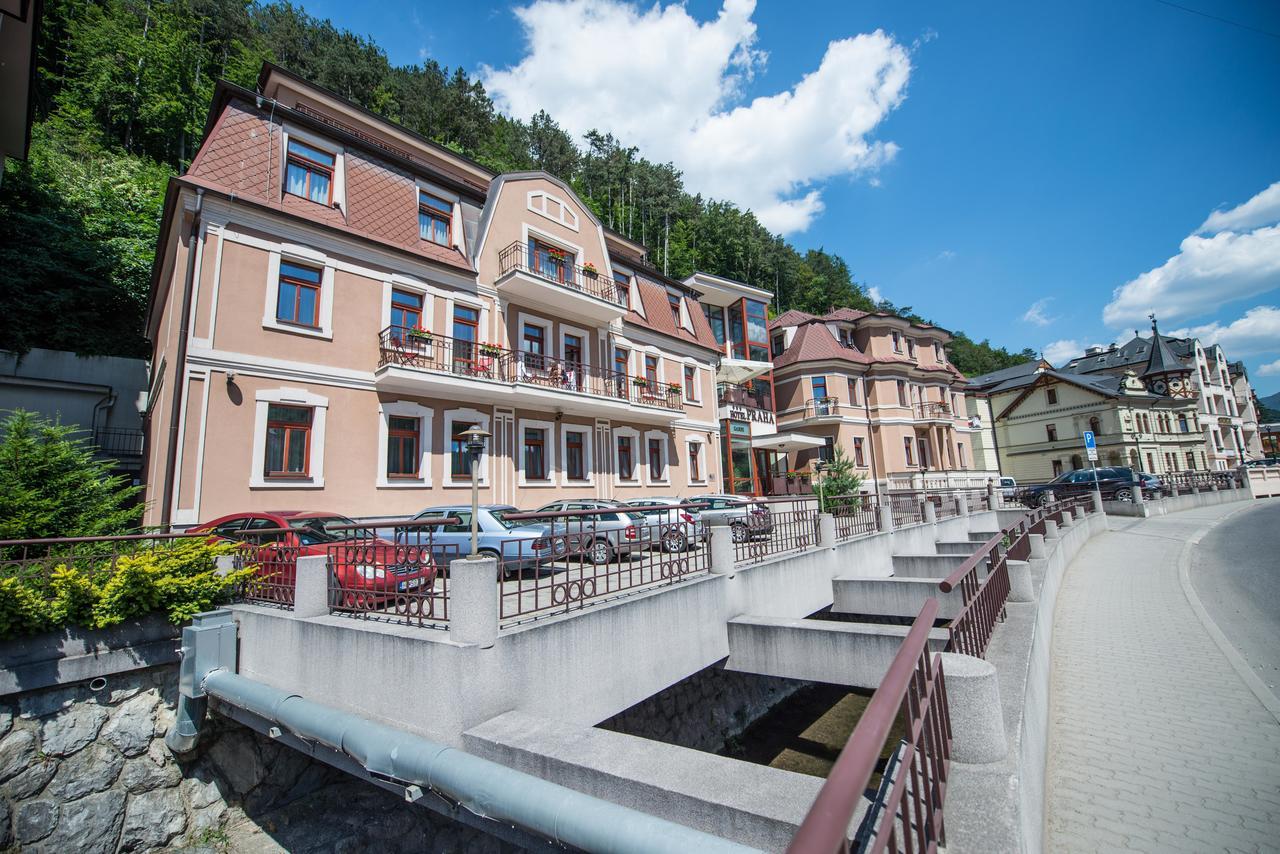 Garni Hotel Praha Trencsénteplic Kültér fotó