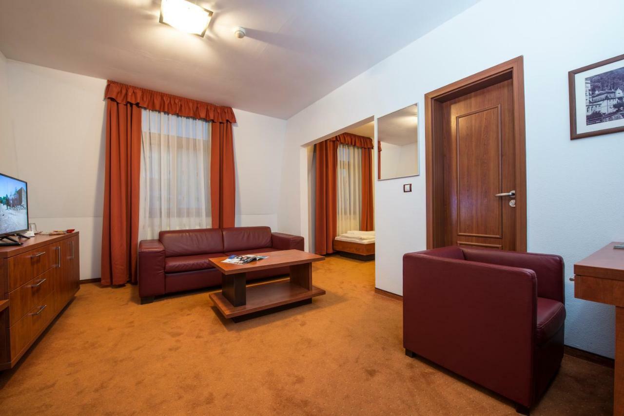 Garni Hotel Praha Trencsénteplic Kültér fotó